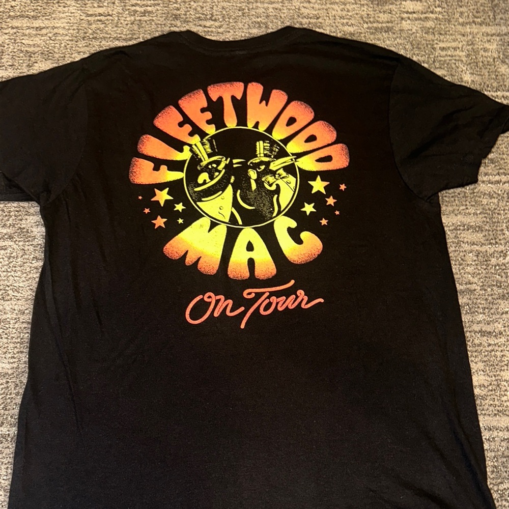 🎶🎶 Black Fleetwood Mac On Tour Graphic Tee